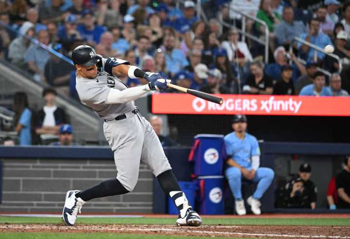 Yankees' captain returns to right field ahead of AL East showdown