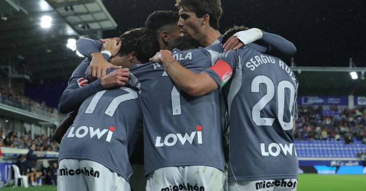 Así jugaron los futbolistas del Granada ante el Huesca