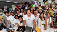 Carlos Vives cantó por segunda vez en el Tiny Desk; esta vez celebró La Tierra del Olvido