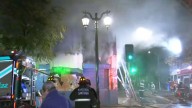 Incendio afecta a local comercial en el centro de Santiago