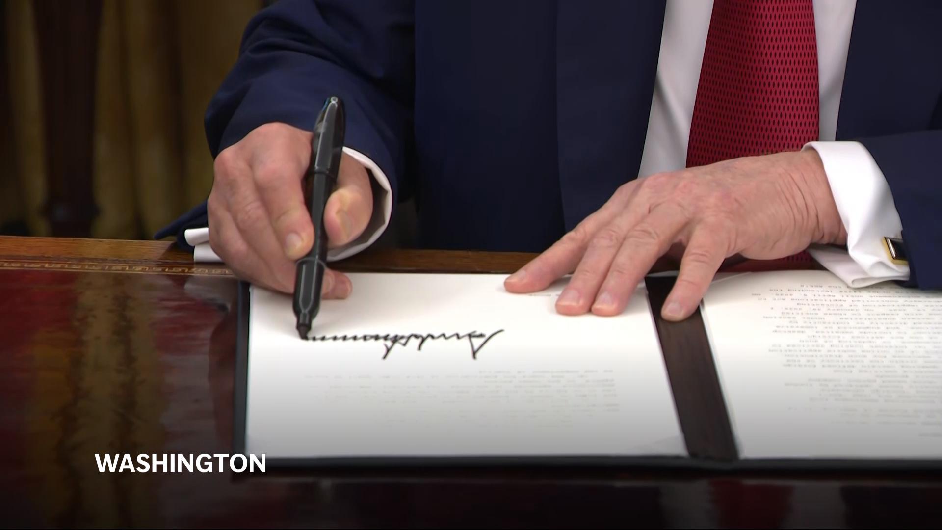 Trump signs executive order supporting proposed deal to put TikTok under US ownership