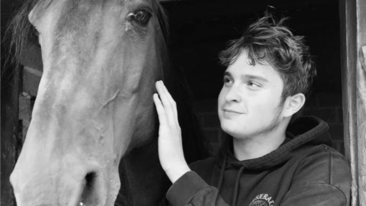 Quién es Clément Vandenkerckhove, el sobrino secreto del rey de Bélgica, y qué lugar podría ocupar en la realeza