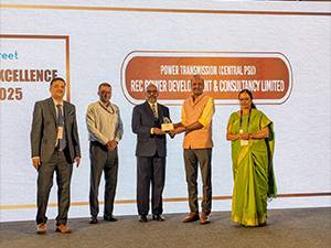 REC & RECPDCL gets Best Financial Services Company award & Power Transmission Company awards