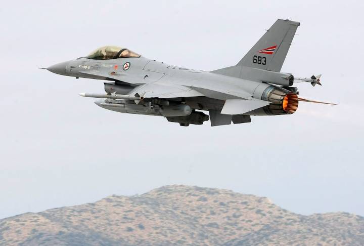 Cazas estadounidenses rastrean bombarderos rusos que volaban cerca de Alaska