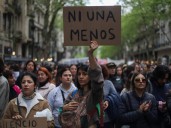 Miles marchan en Buenos Aires para exigir justicia por triple femicidio