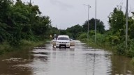 Officials on visit to flood-hit areas in Vijayapura stranded after vehicle breaks down, no fodder for livestock at relief centres
