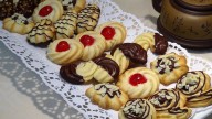Con solo una yema, hace 2 bandejas de masas secas variadas, ideales para vender y emprender