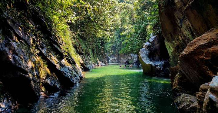Llegar al río más lindo de Antioquia será más fácil: estrenan ruta directa de bus para el Melcocho