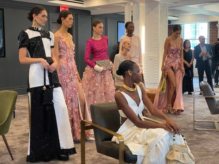 El colombiano Raul Peñaranda renace en la Semana de la Moda de Nueva York con 'Bloom'