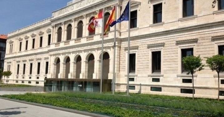 Condenado a 25 años de cárcel un entrenador de fútbol de Ávila por abuso sexual continuado a dos menores