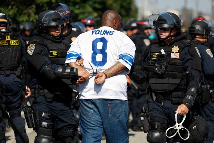 Gobernador cifra en 120 millones el costo del despliegue militar de Trump en Los Ángeles