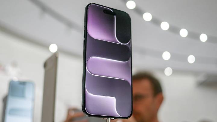 iPhone 17 has a display upgrade that tops the Pixel 10 Pro and could save you a headache