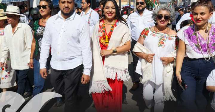 Tonantzin Fernández lidera el tradicional Desfile de Independencia