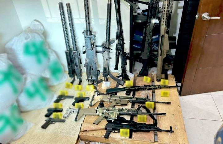 Aseguran arsenal y sustancias químicas en Sinaloa