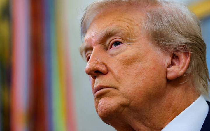 Trump pide que cese la compra en Europa de petróleo ruso, según Zelenski y Macron
