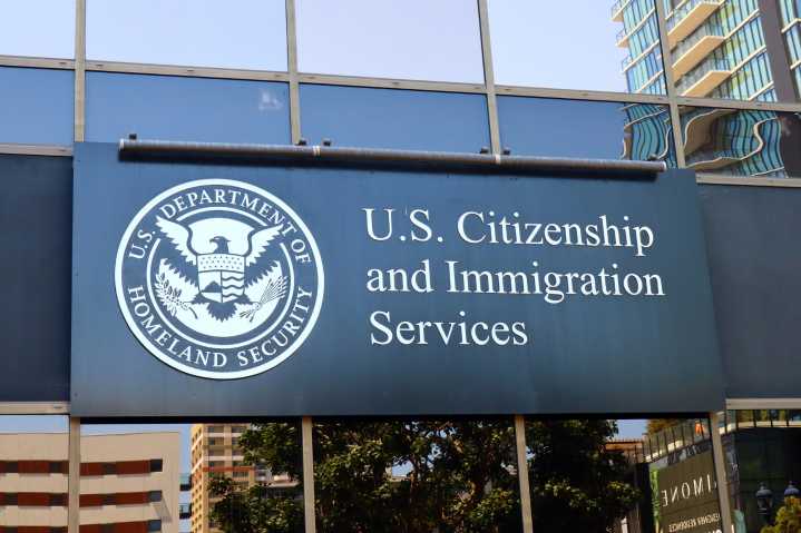 USCIS ahora podrá arrestar a inmigrantes