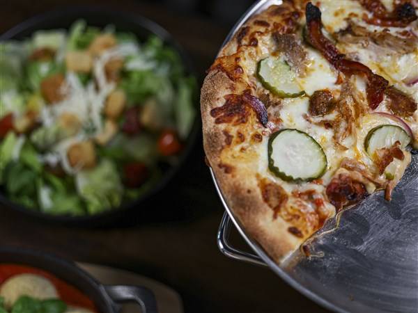 As fondue fizzles, pizzeria pops up in Maumee storefront
