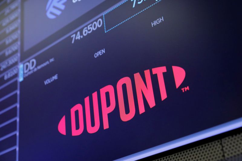DuPont cuts third-quarter profit forecast