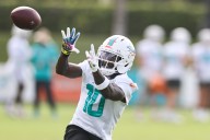 Dolphins Shut Down Trade Rumors Regarding Tyreek Hill, Per Report