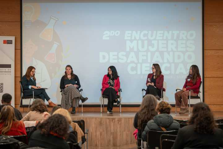 "Removamos las aguas": El llamado a eliminar desigualdades de género en las ciencias y la academia