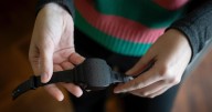 Madrid detecta 40 fallos en pulseras antimaltrato y exige medios al Gobierno para atender a las mujeres afectadas