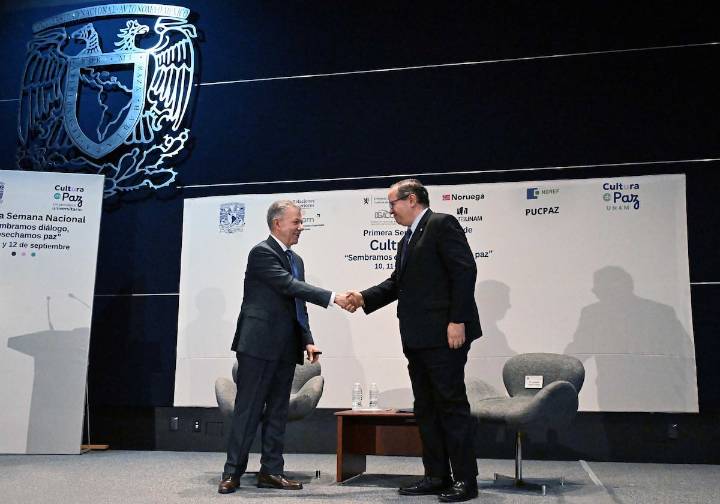 Recibe UNAM al Premio Nobel de la Paz Juan Manuel Santos