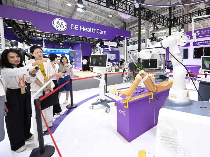 IA y medicina a debate en feria internacional de servicios de China (+Foto)