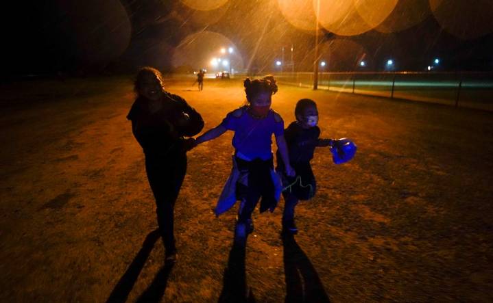Deportaciones en EU: jueza bloquea temporalmente esfuerzos para expulsar a niños guatemaltecos y hondureños