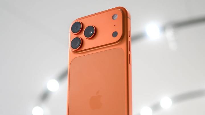 Did Apple ‘downgrade’ the telephoto camera with the iPhone 17 Pro? Here’s what you need to know