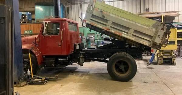 Sheriff's office searching for missing truck
