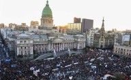 “La salud y la vida no son mercancías”: médicos del Garrahan leyeron un documento frente al Congreso