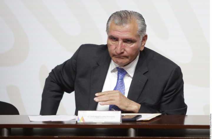 Acusan a Adán Augusto de recibir millonarias sumas no declaradas en 2023