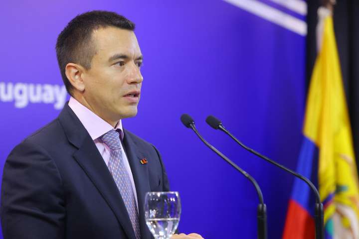 Noboa renueva cúpula militar de Ecuador para combatir al crimen organizado
