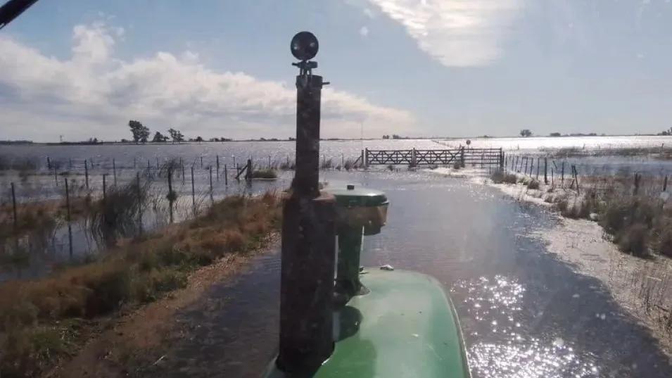 PAIS. Inundaciones: miles de hectáreas bajo agua y reclamo por obras inconclusas