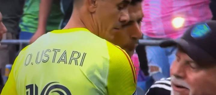 ¡Vergonzoso!: Luis Suárez escupió a integrante del cuerpo técnico de Seattle Sounders