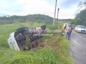 Vuelca volquete en la carretera Tejax