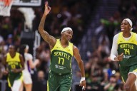 Deadspin | Storm make dramatic comeback, edge Valkyries to claim last playoff spot