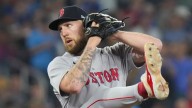 Crochet pitches 8 sharp innings, Yoshida and Narváez homer as Red Sox beat slumping Blue Jays 7