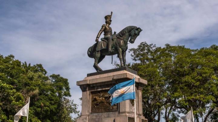 Plaza de las Flores: testigo de historias, de amores y del crecimiento de la ciudad