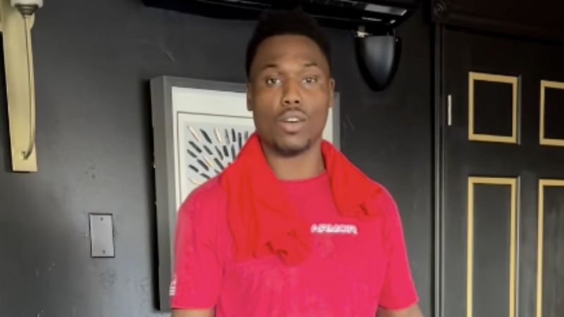 Arrestan a Raja Jackson, hijo de un excampeón de la UFC: publicaron imágenes que lo muestran golpeando a un luchador