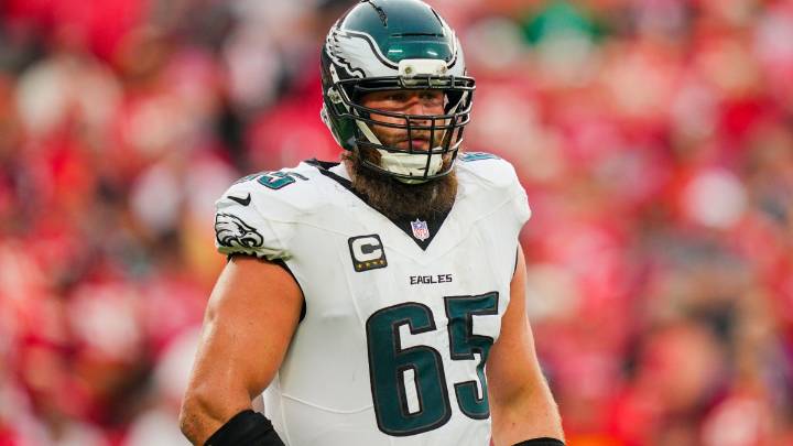 Eagles’ Lane Johnson questionable to return with shoulder injury