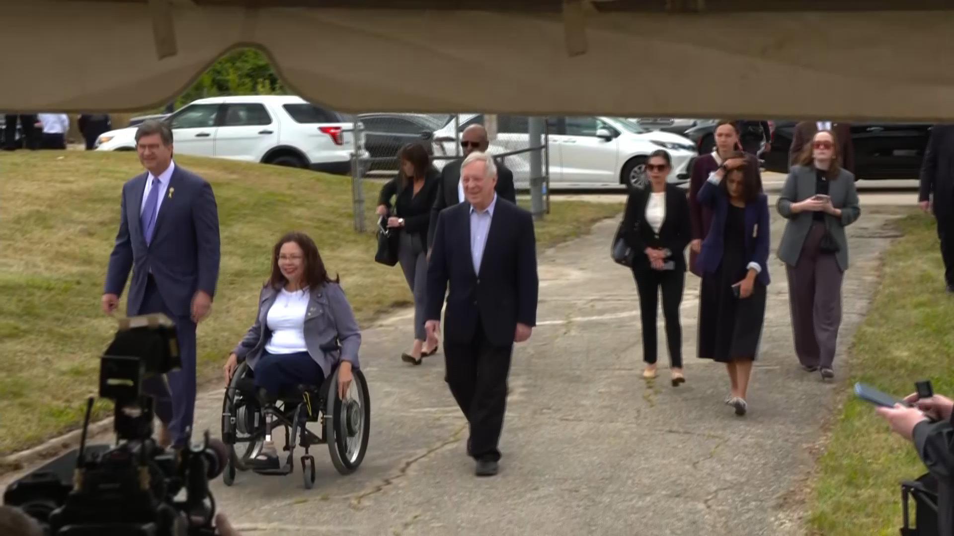 Senators visit Chicago-area base DHS intends to use for expected immigration operations