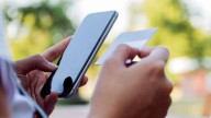 AT&T alerta a usuarios por pagos con tarjeta y SMS