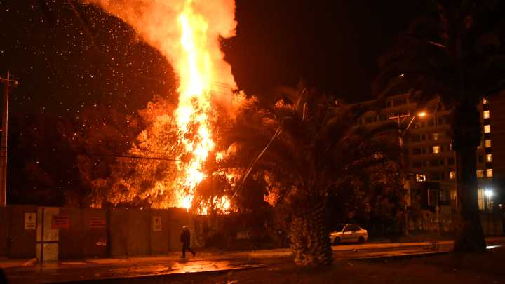 Alcaldesa de La Serena anunció querellas tras "banderazo" de la U: Que el club se haga cargo