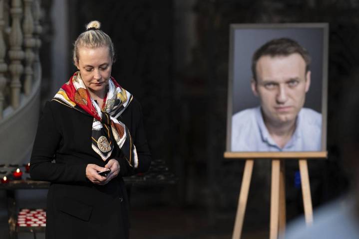 Asegura la viuda de Alexei Navalny que análisis de laboratorio muestran que su esposo fue envenenado