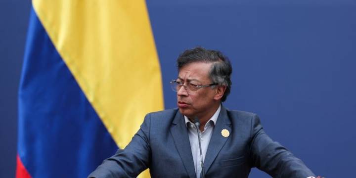 Petro respondió a periodista que lo comparó con John McNamara y que aseguró que no visita a soldados heridos: “Mentiroso”