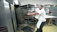 La panadería de este pueblo de Teruel tiene un secreto dulce: así es la almojábana que engancha