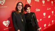 Sharon Osbourne se pronuncia tras la muerte de su marido y muestra su afición a la cetrería