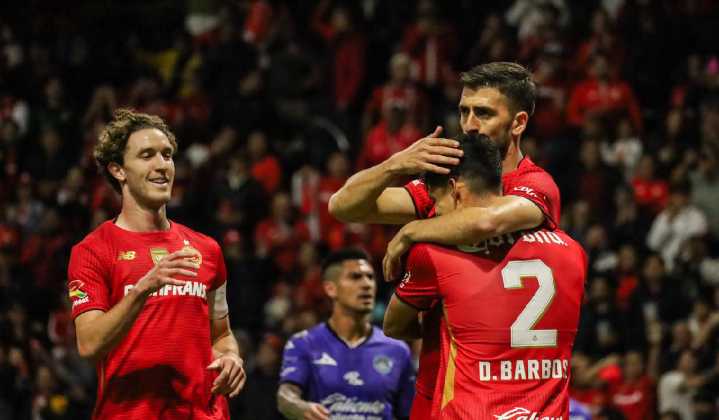 Toluca gana al Mazatlán sin mayor problema y por ahora es líder de la Liga MX