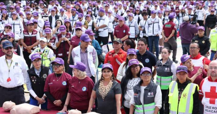 Clara Brugada lidera clase masiva de primeros auxilios y RCP con 2 mil voluntarios